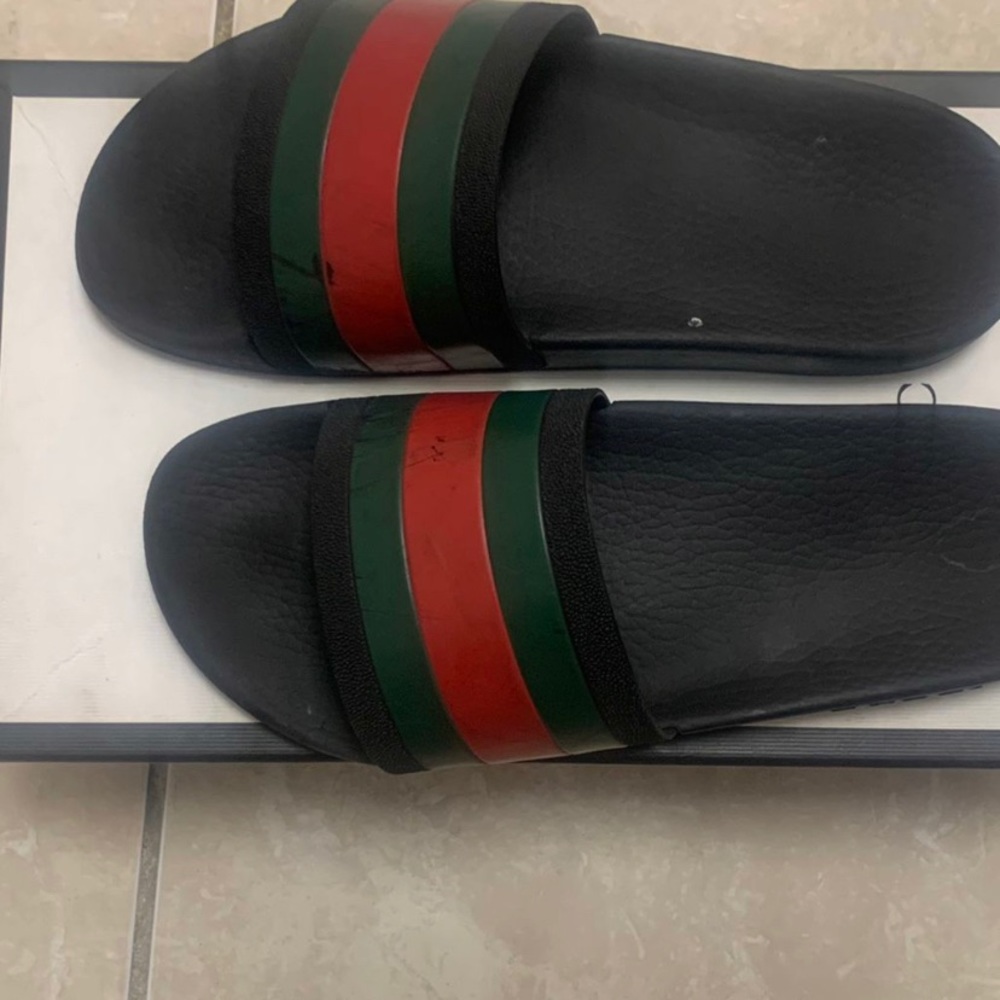 GUCCI SLIDES